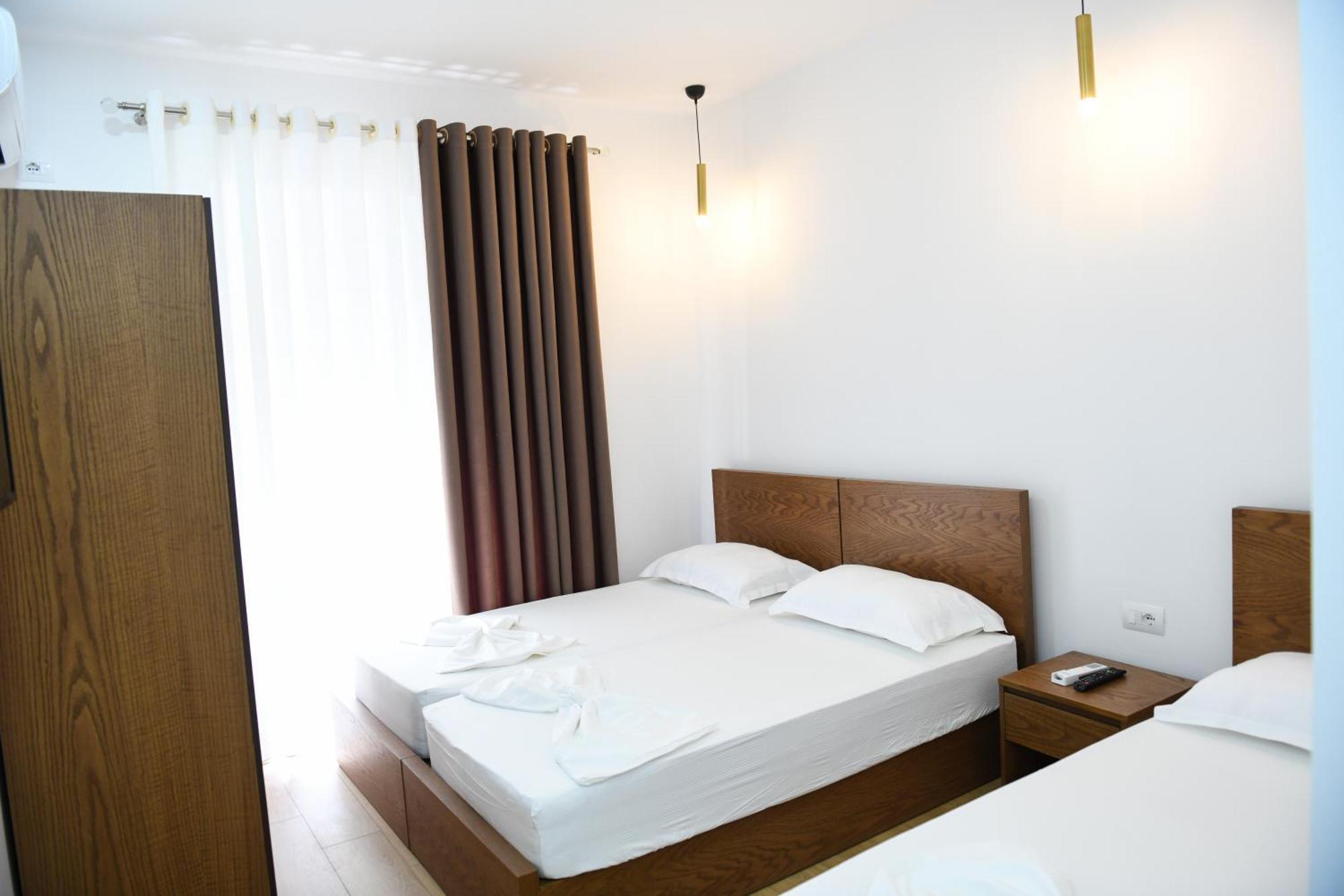 Guest House Cela City Centre 베라트 외부 사진